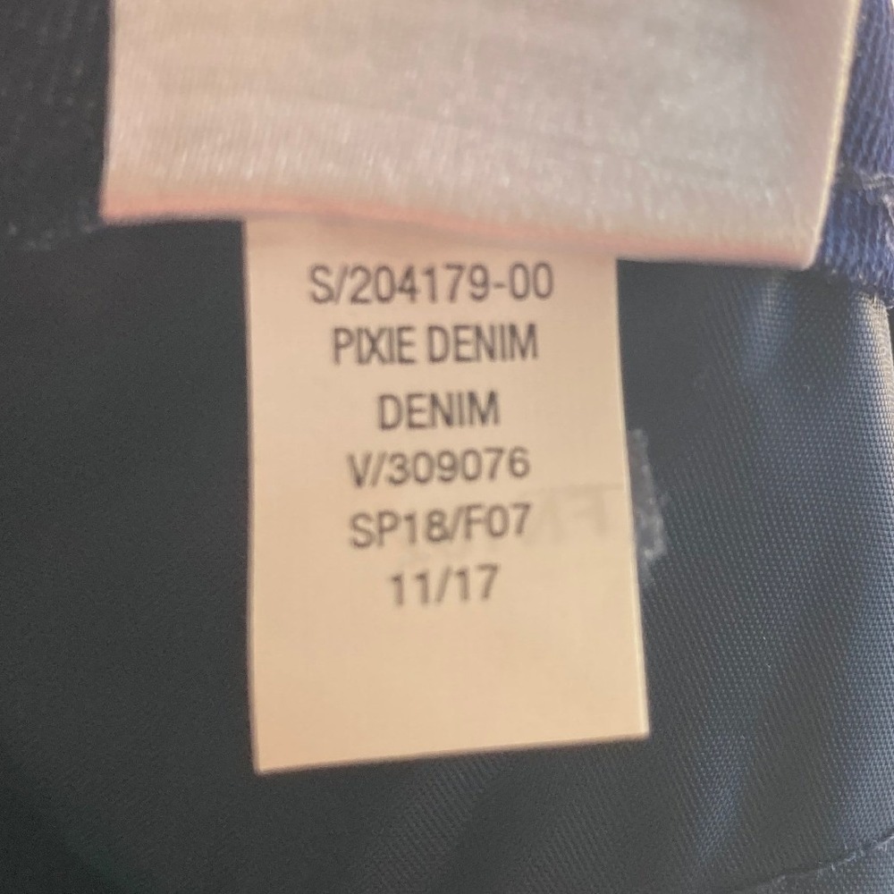 NWT Old Navy Size 4 Pixie Ankle Chino Pants Dark Blue Denim-Style Essentials Hot - Picture 4 of 4